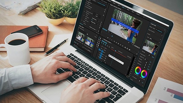 Nên chọn máy bàn hay laptop để làm việc online tại nhà mùa dịch
